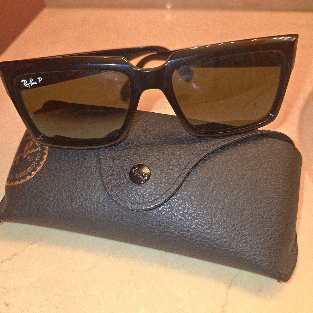 Ray-Ban Black Polarized Sunglasses
